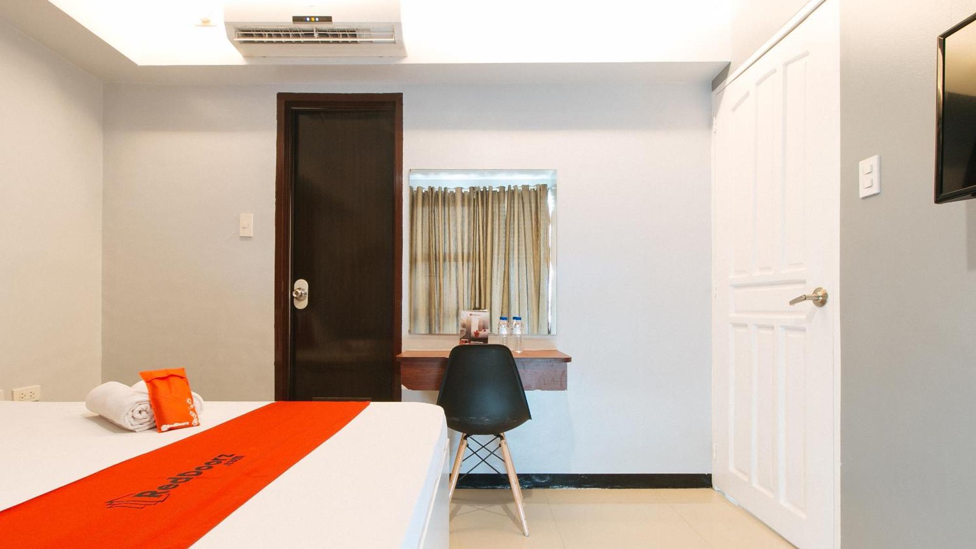 Reddoorz Near Bambang Station Hotel Manila Exterior photo