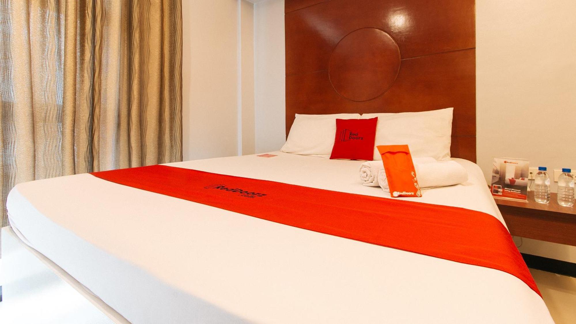Reddoorz Near Bambang Station Hotel Manila Exterior photo